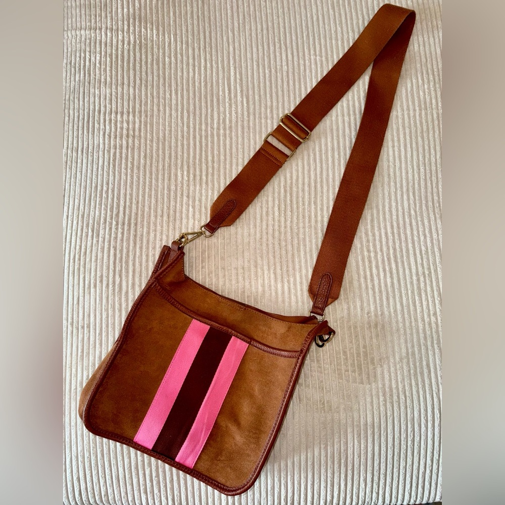 Shiraleah Blakely Cross-body in Chocolate 🤎🩷